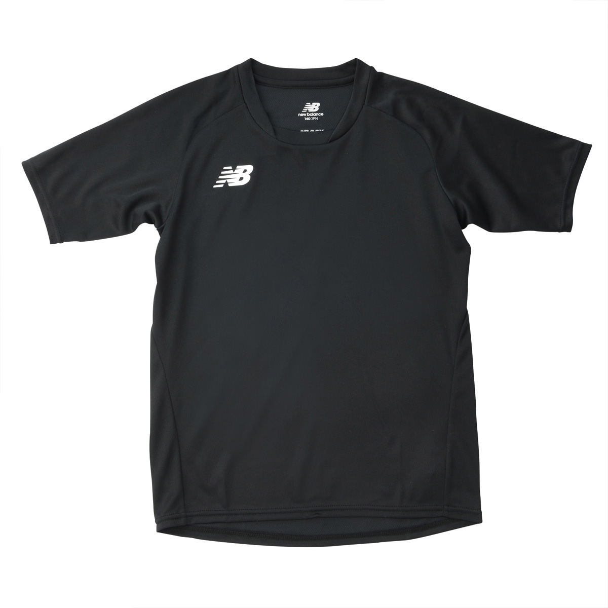 ブランド: ニューバランス分 類: ジュニア Tシャツ商 品 名: ゲームシャツ素材: ポリエステル100%生 産 国: 中国ワンポイントロゴプリントのシンプルなジュニア用シャツ。New Balanc