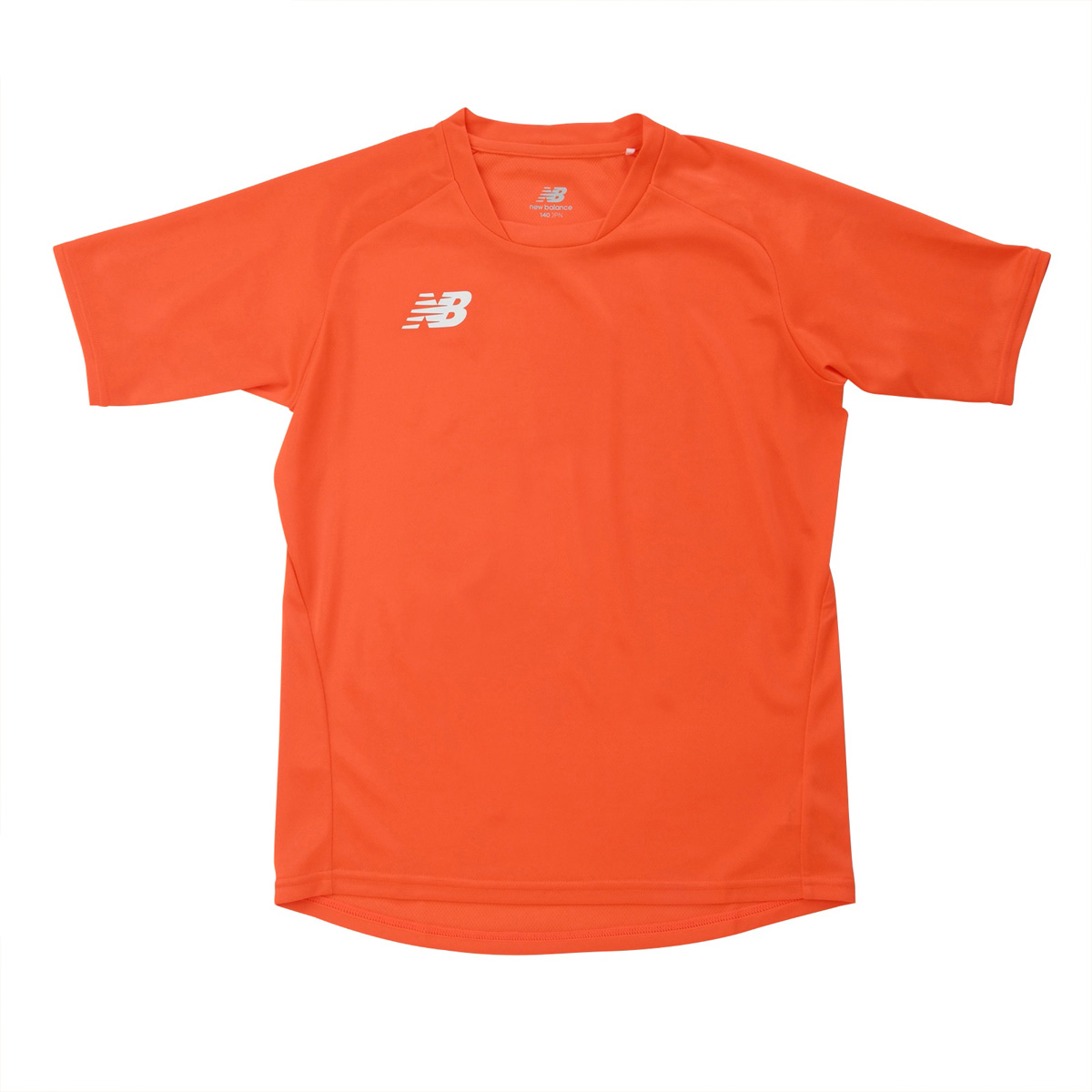 ブランド: ニューバランス分 類: ジュニア Tシャツ商 品 名: ゲームシャツ素材: ポリエステル100%生 産 国: 中国ワンポイントロゴプリントのシンプルなジュニア用シャツ。New Balanc